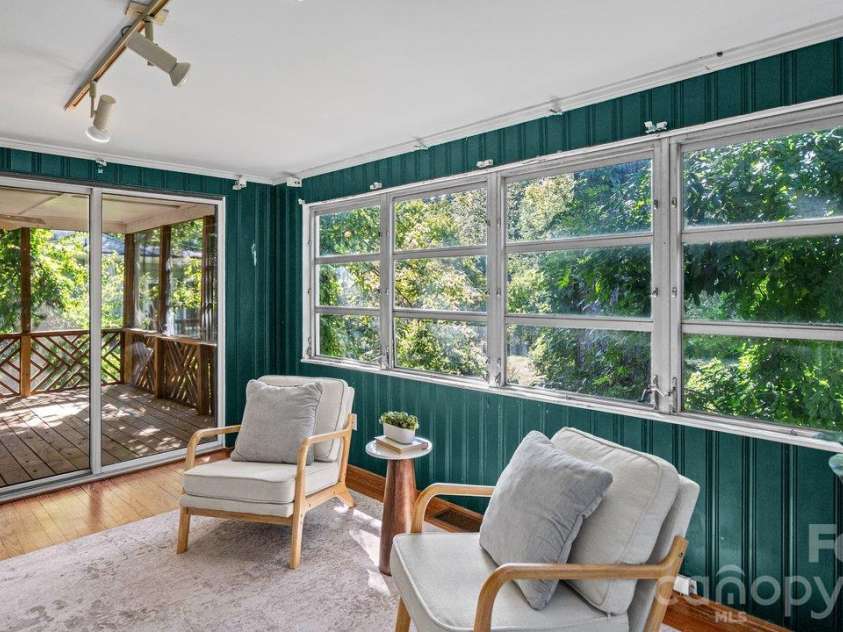 1913 Tippah Avenue, Charlotte, NC 28205.  MLS# CAR4432538, YatesRealty ID 56462. 