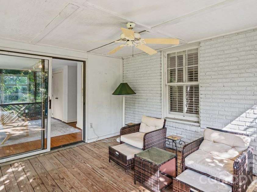 1913 Tippah Avenue, Charlotte, NC 28205.  MLS# CAR4432538, YatesRealty ID 56462. 