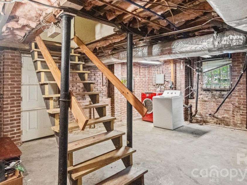 1913 Tippah Avenue, Charlotte, NC 28205.  MLS# CAR4432538, YatesRealty ID 56462. 