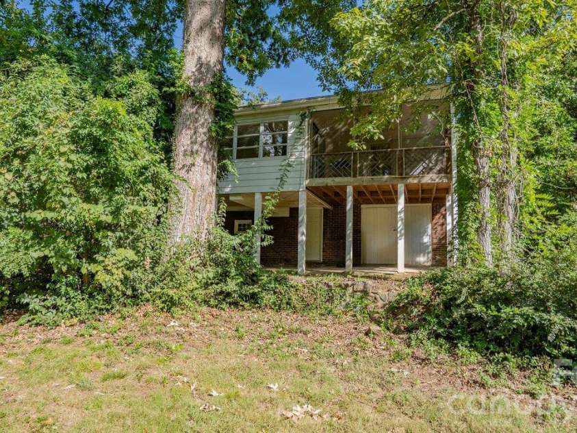1913 Tippah Avenue, Charlotte, NC 28205.  MLS# CAR4432538, YatesRealty ID 56462. 