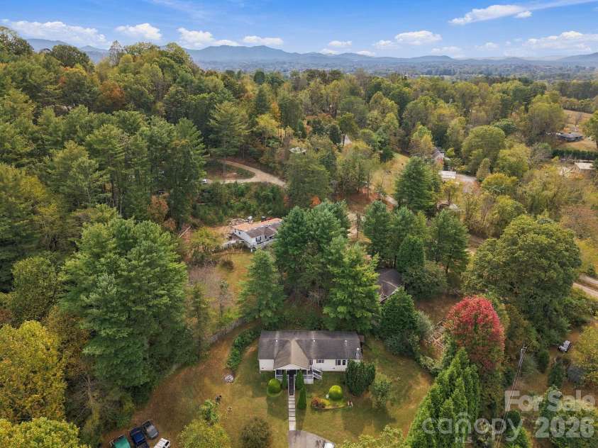 430 Gorman Bridge Road, Asheville, NC 28806.  MLS# CAR4434426, YatesRealty ID 56465. 