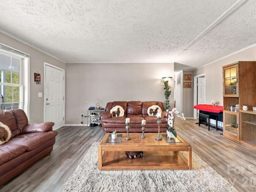 430 Gorman Bridge Road, Asheville, NC 28806.  MLS# CAR4434426, YatesRealty ID 56465. 