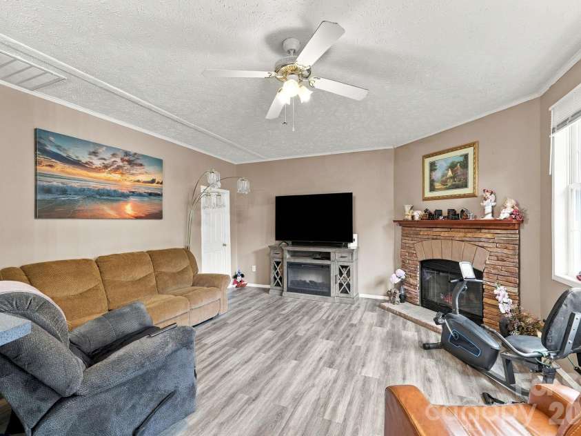 430 Gorman Bridge Road, Asheville, NC 28806.  MLS# CAR4434426, YatesRealty ID 56465. 