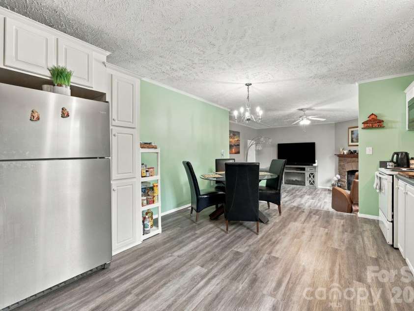 430 Gorman Bridge Road, Asheville, NC 28806.  MLS# CAR4434426, YatesRealty ID 56465. 