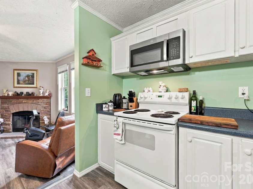 430 Gorman Bridge Road, Asheville, NC 28806.  MLS# CAR4434426, YatesRealty ID 56465. 