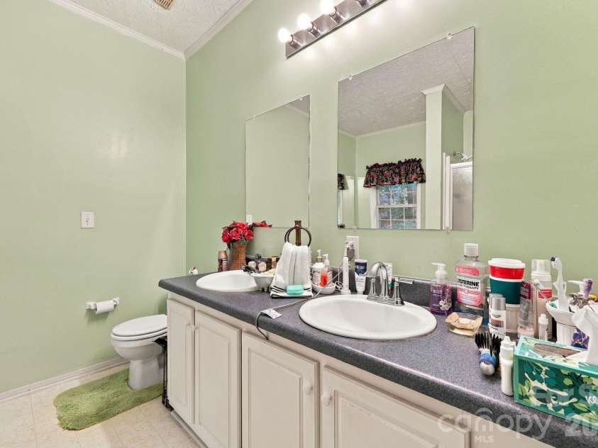 430 Gorman Bridge Road, Asheville, NC 28806.  MLS# CAR4434426, YatesRealty ID 56465. 