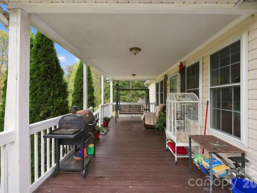 430 Gorman Bridge Road, Asheville, NC 28806.  MLS# CAR4434426, YatesRealty ID 56465. 