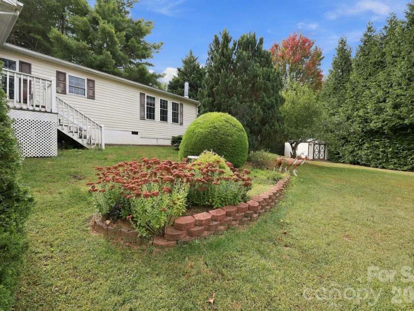 430 Gorman Bridge Road, Asheville, NC 28806.  MLS# CAR4434426, YatesRealty ID 56465. 
