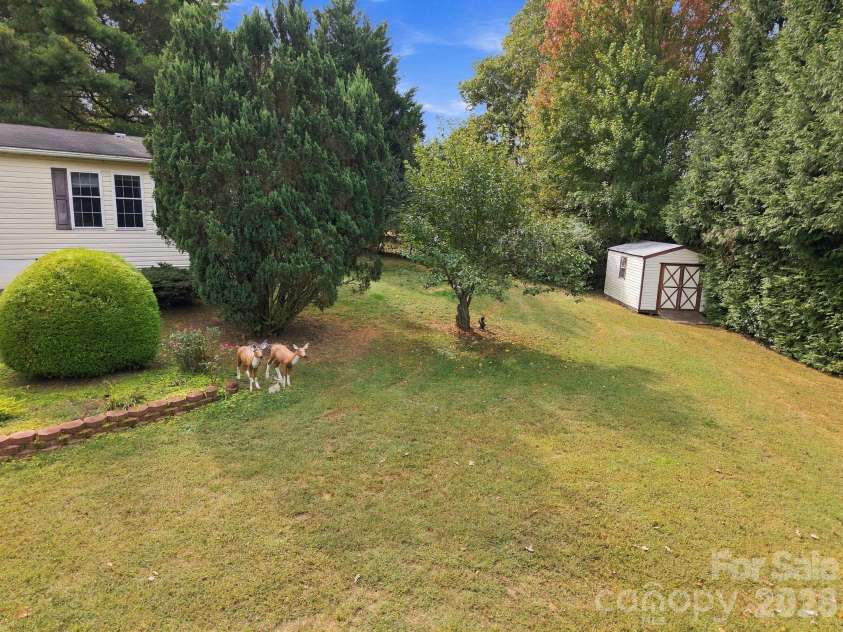 430 Gorman Bridge Road, Asheville, NC 28806.  MLS# CAR4434426, YatesRealty ID 56465. 
