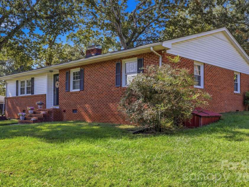 127 Freeman Street, Rutherfordton, NC 28139.  MLS# CAR4432360, YatesRealty ID 56467. 