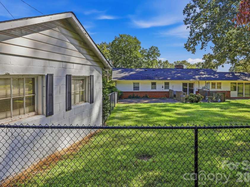 127 Freeman Street, Rutherfordton, NC 28139.  MLS# CAR4432360, YatesRealty ID 56467. 