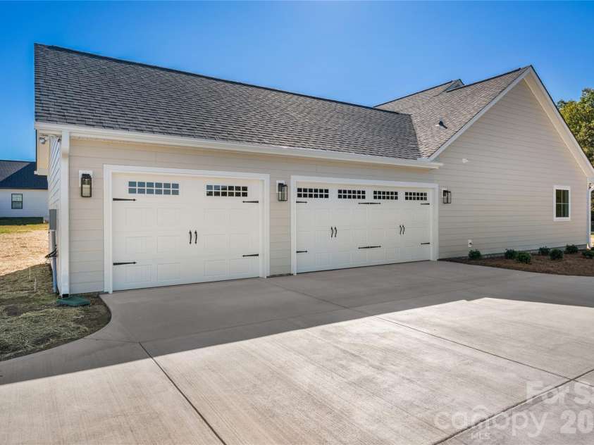 1218 Mills Harris Road, Wingate, NC 28174.  MLS# CAR4432605, YatesRealty ID 56468. 3 car garage