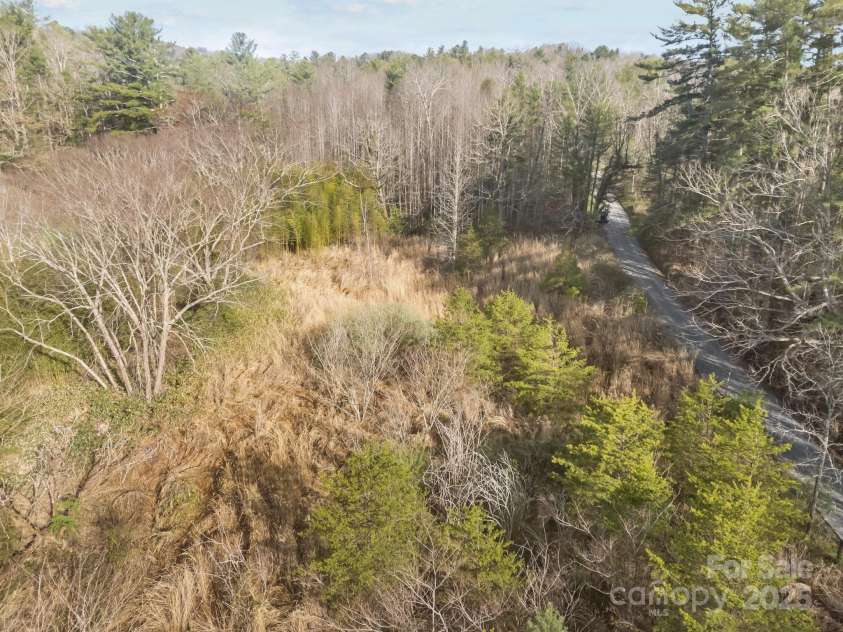 425 Nelson Valley Lane, Hendersonville, NC 28739.  MLS# CAR4242355, YatesRealty ID 5647. 