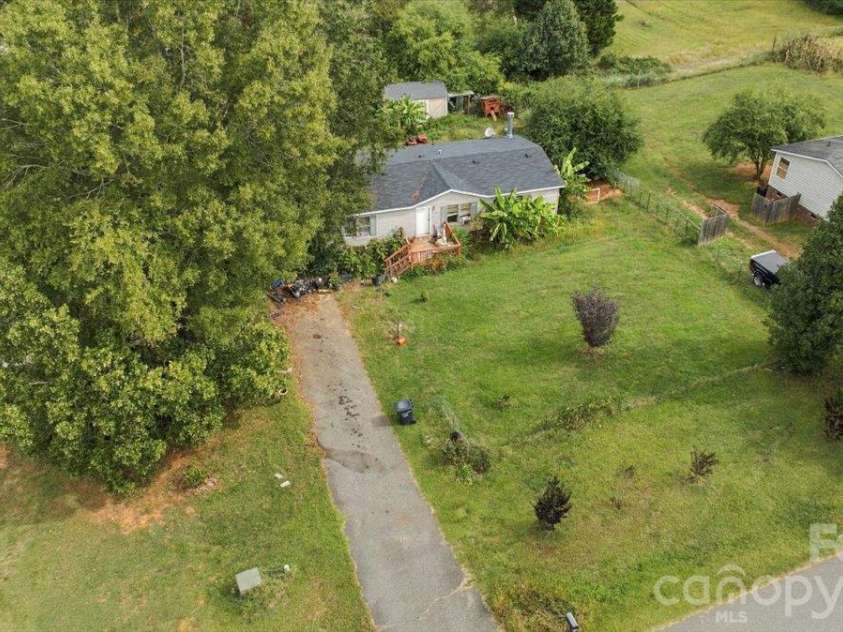 1176 Safeway Drive, Gastonia, NC 28056.  MLS# CAR4433240, YatesRealty ID 56471. 