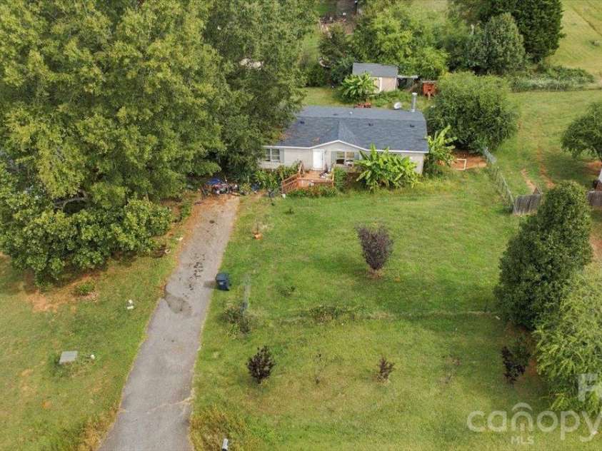 1176 Safeway Drive, Gastonia, NC 28056.  MLS# CAR4433240, YatesRealty ID 56471. 