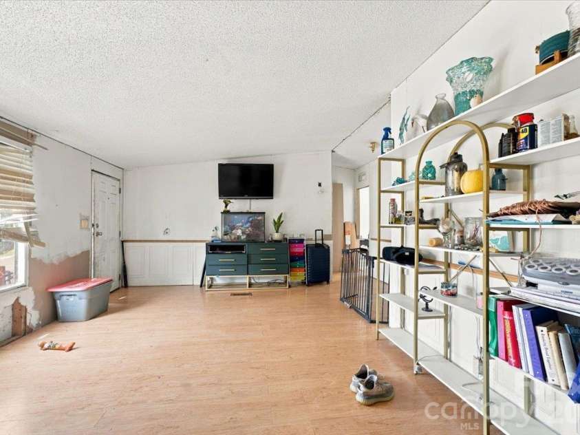1176 Safeway Drive, Gastonia, NC 28056.  MLS# CAR4433240, YatesRealty ID 56471. 
