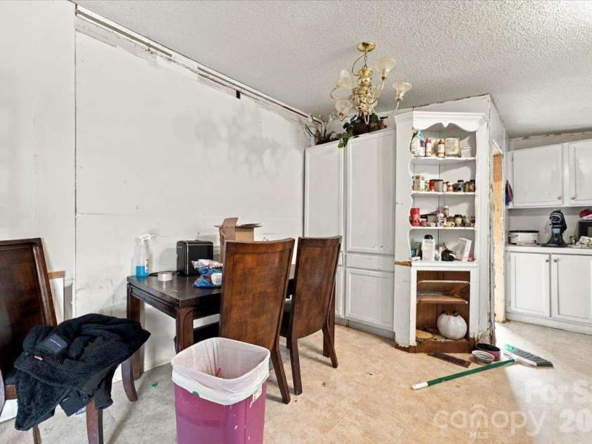 1176 Safeway Drive, Gastonia, NC 28056.  MLS# CAR4433240, YatesRealty ID 56471. 