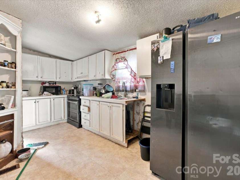 1176 Safeway Drive, Gastonia, NC 28056.  MLS# CAR4433240, YatesRealty ID 56471. 