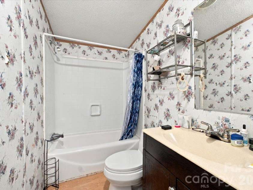 1176 Safeway Drive, Gastonia, NC 28056.  MLS# CAR4433240, YatesRealty ID 56471. 