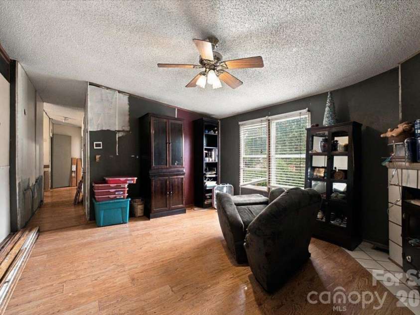 1176 Safeway Drive, Gastonia, NC 28056.  MLS# CAR4433240, YatesRealty ID 56471. 