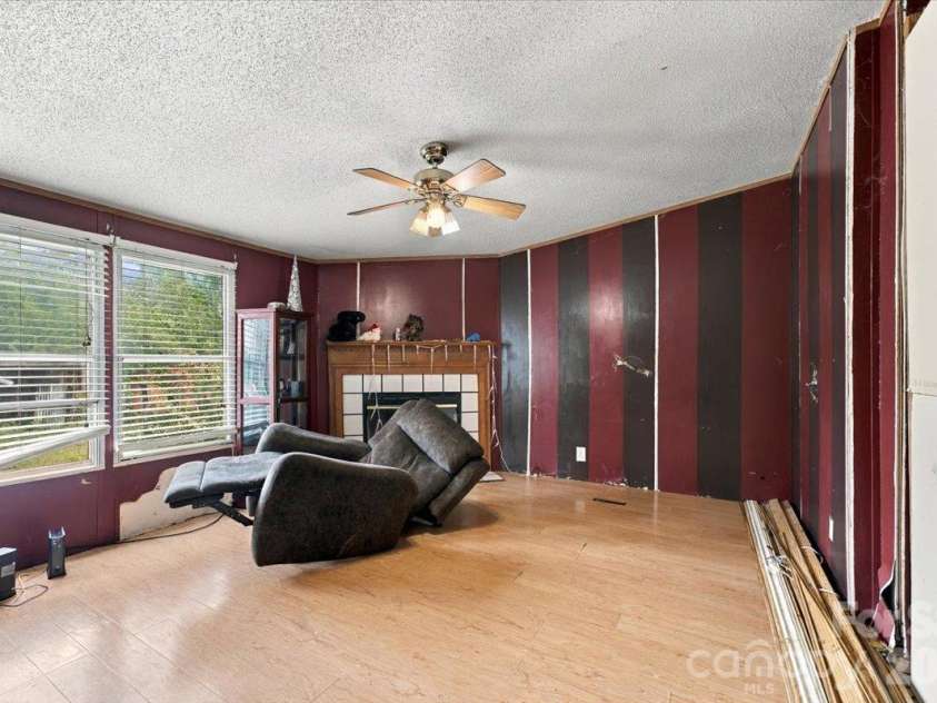 1176 Safeway Drive, Gastonia, NC 28056.  MLS# CAR4433240, YatesRealty ID 56471. 