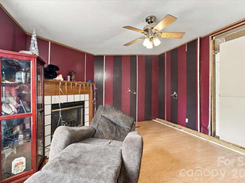 1176 Safeway Drive, Gastonia, NC 28056.  MLS# CAR4433240, YatesRealty ID 56471. 