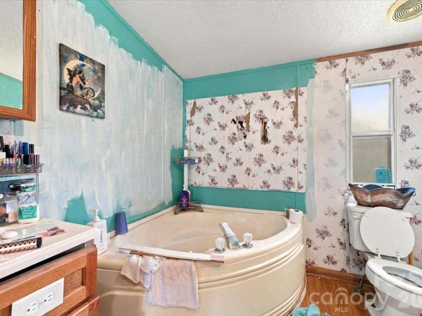 1176 Safeway Drive, Gastonia, NC 28056.  MLS# CAR4433240, YatesRealty ID 56471. 