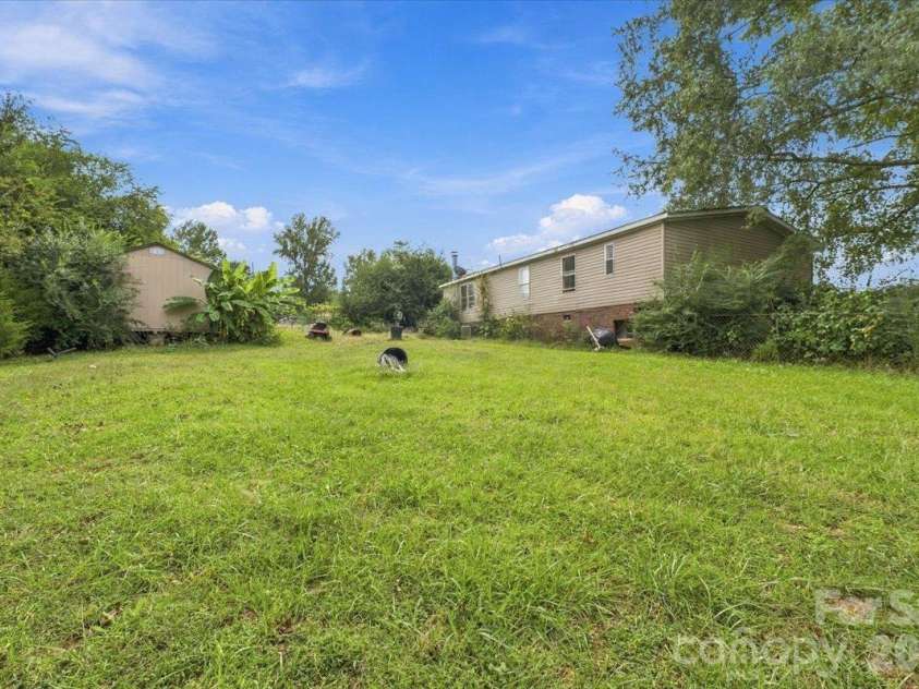 1176 Safeway Drive, Gastonia, NC 28056.  MLS# CAR4433240, YatesRealty ID 56471. 