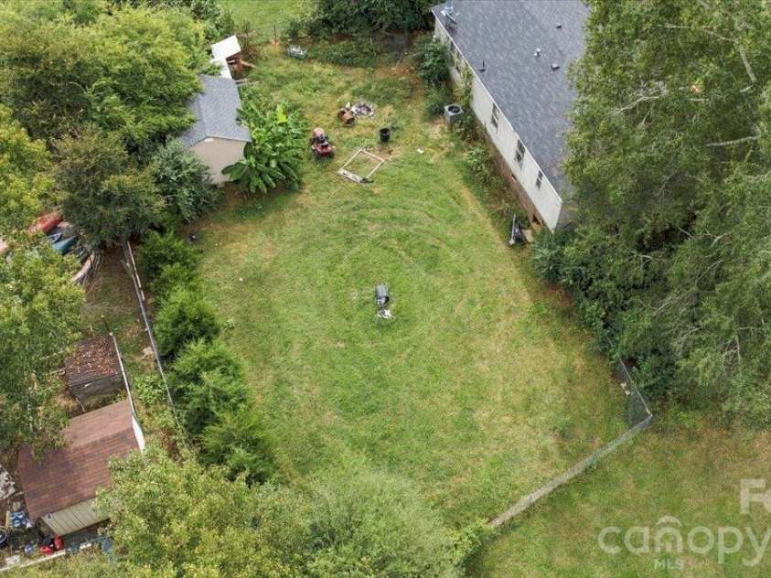 1176 Safeway Drive, Gastonia, NC 28056.  MLS# CAR4433240, YatesRealty ID 56471. 