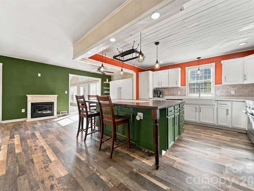 183 Falls Avenue, Granite Falls, NC 28630.  MLS# CAR4433129, YatesRealty ID 56476. 