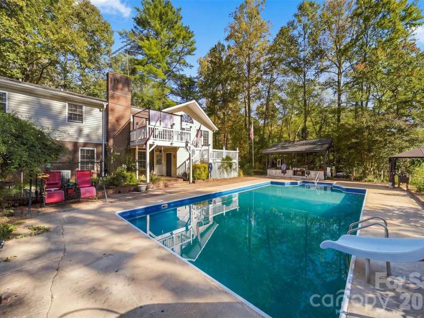 183 Falls Avenue, Granite Falls, NC 28630.  MLS# CAR4433129, YatesRealty ID 56476. 