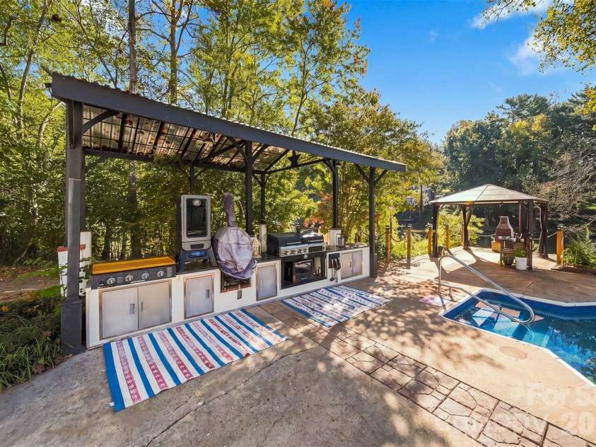 183 Falls Avenue, Granite Falls, NC 28630.  MLS# CAR4433129, YatesRealty ID 56476. 