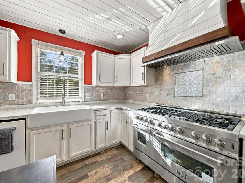 183 Falls Avenue, Granite Falls, NC 28630.  MLS# CAR4433129, YatesRealty ID 56476. Kitchen