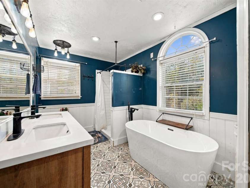 183 Falls Avenue, Granite Falls, NC 28630.  MLS# CAR4433129, YatesRealty ID 56476. Main Bath POV 1
