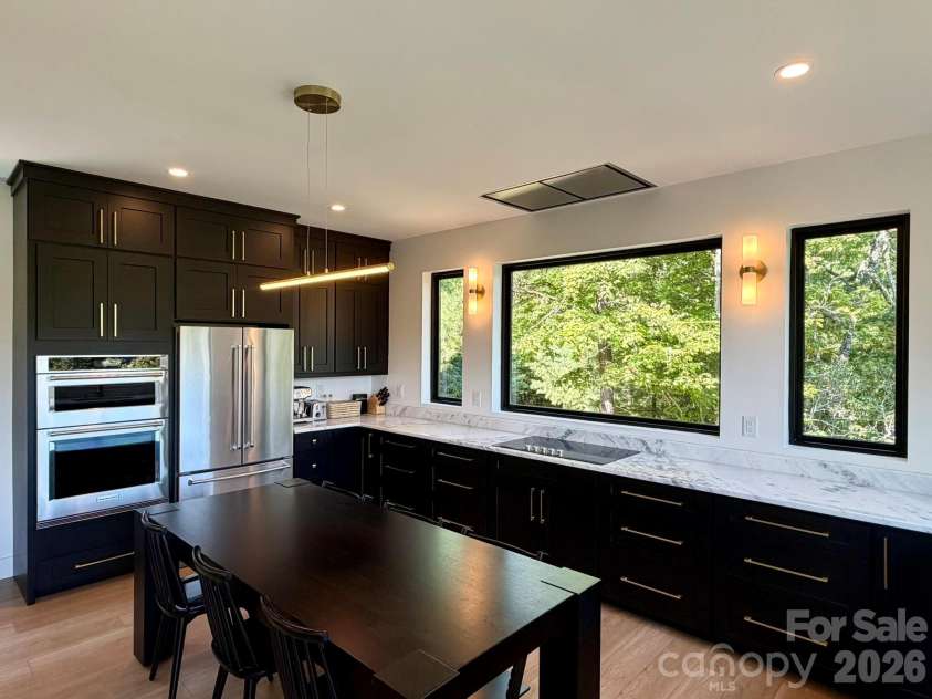 70 Knobby Lane, Franklin, NC 28734.  MLS# CAR4434466, YatesRealty ID 56479. 