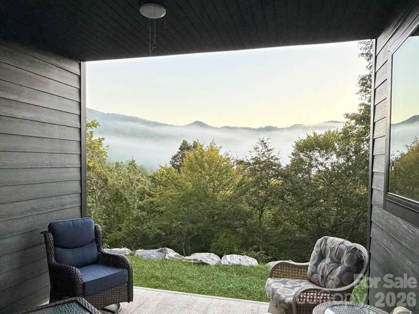 70 Knobby Lane, Franklin, NC 28734.  MLS# CAR4434466, YatesRealty ID 56479. 