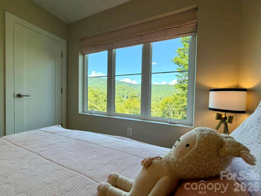 70 Knobby Lane, Franklin, NC 28734.  MLS# CAR4434466, YatesRealty ID 56479. 