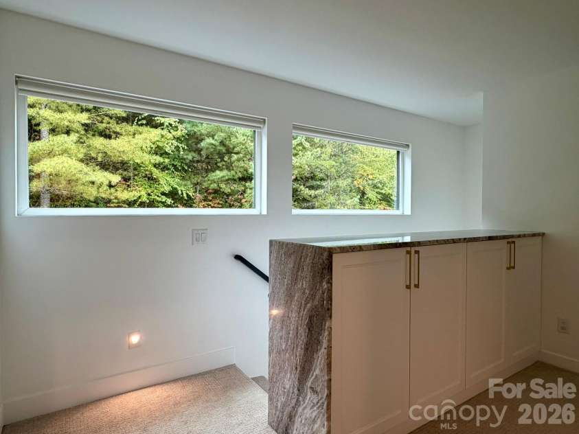 70 Knobby Lane, Franklin, NC 28734.  MLS# CAR4434466, YatesRealty ID 56479. 