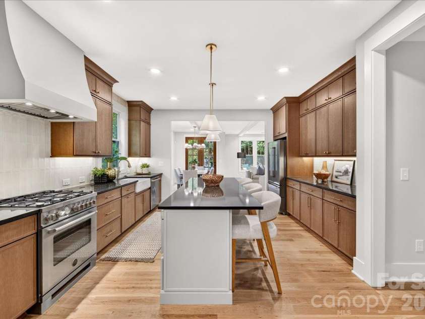 1524 E 35th Street, Charlotte, NC 28205.  MLS# CAR4434437, YatesRealty ID 56480. 