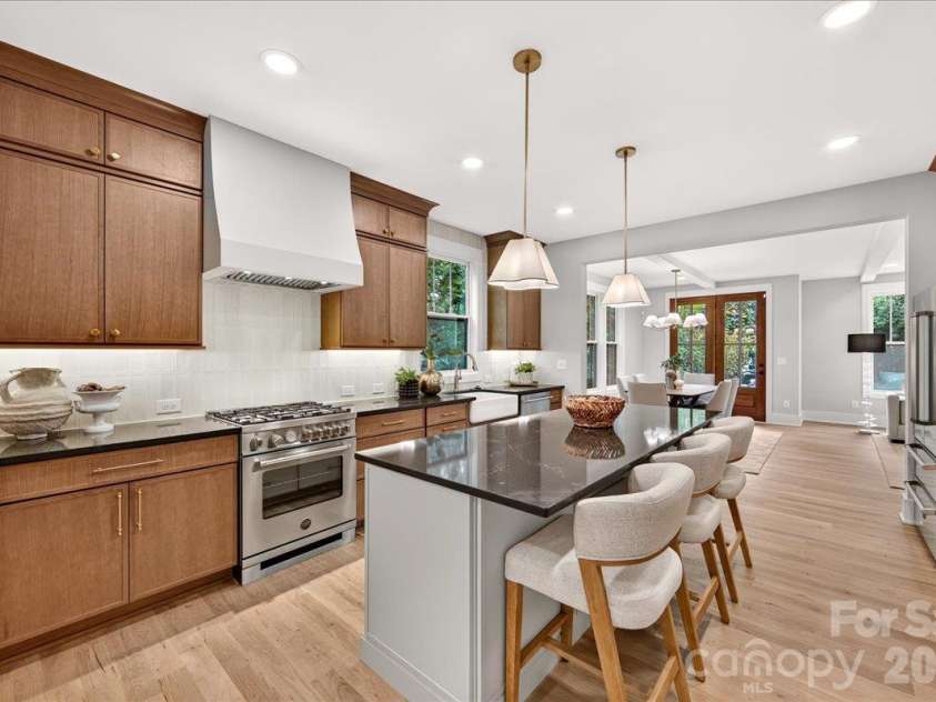 1524 E 35th Street, Charlotte, NC 28205.  MLS# CAR4434437, YatesRealty ID 56480. 