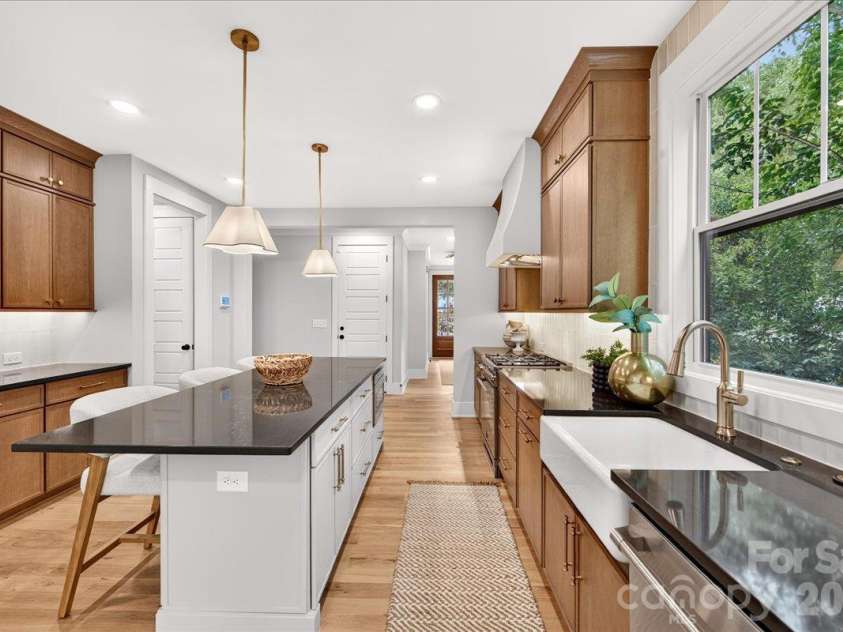 1524 E 35th Street, Charlotte, NC 28205.  MLS# CAR4434437, YatesRealty ID 56480. 