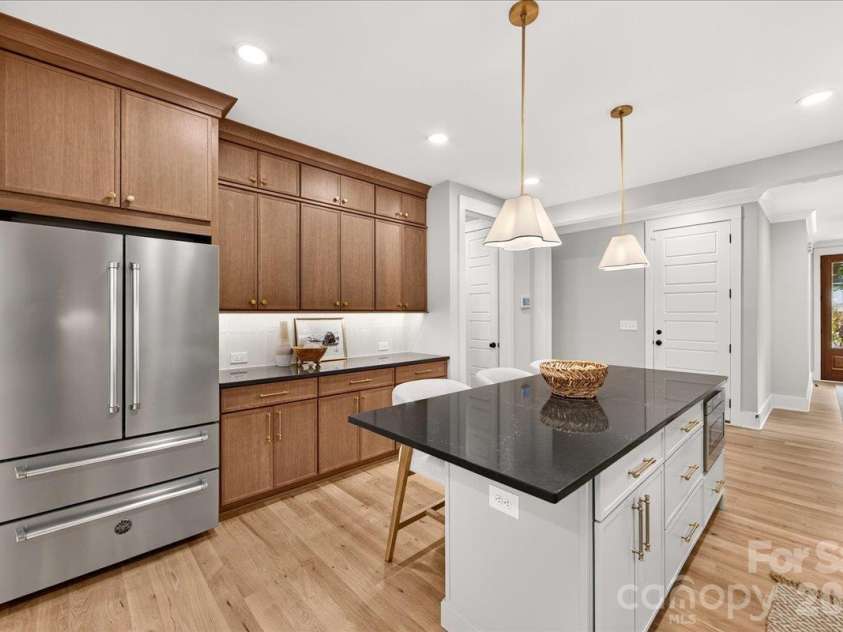1524 E 35th Street, Charlotte, NC 28205.  MLS# CAR4434437, YatesRealty ID 56480. 