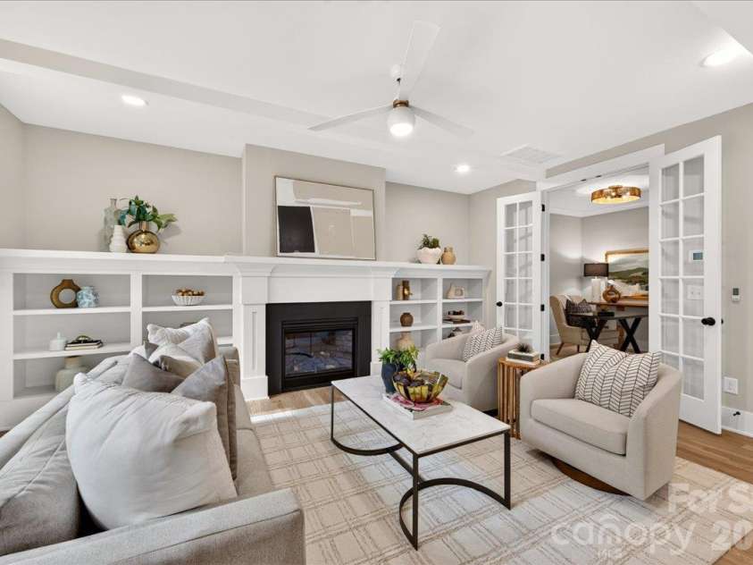 1524 E 35th Street, Charlotte, NC 28205.  MLS# CAR4434437, YatesRealty ID 56480. 
