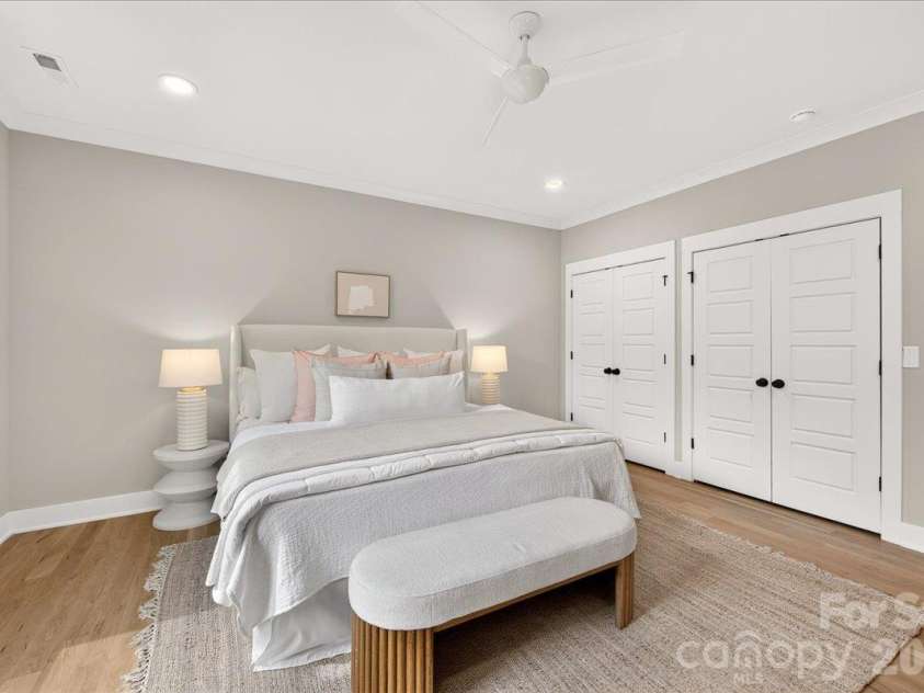 1524 E 35th Street, Charlotte, NC 28205.  MLS# CAR4434437, YatesRealty ID 56480. 