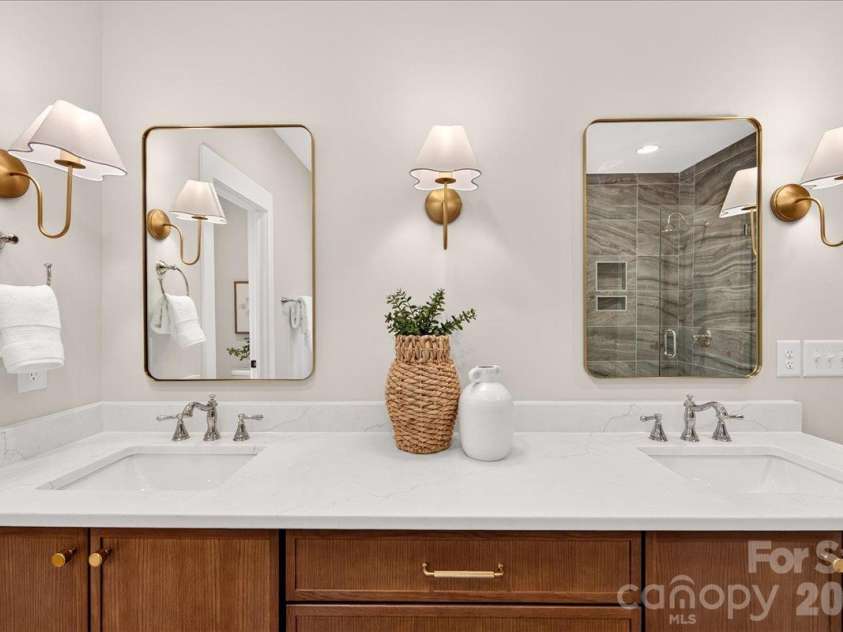 1524 E 35th Street, Charlotte, NC 28205.  MLS# CAR4434437, YatesRealty ID 56480. 