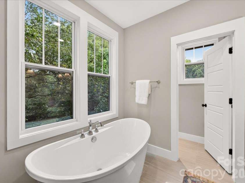 1524 E 35th Street, Charlotte, NC 28205.  MLS# CAR4434437, YatesRealty ID 56480. 