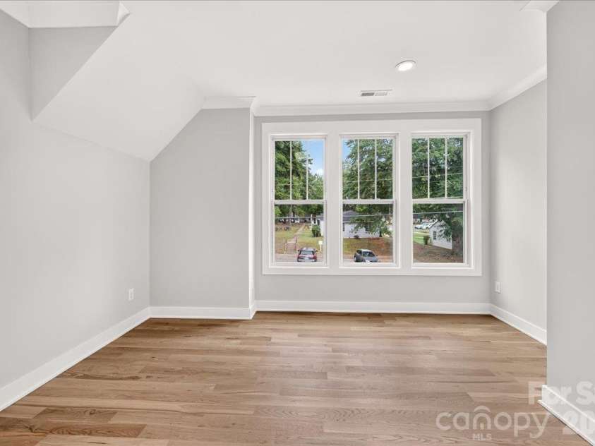 1524 E 35th Street, Charlotte, NC 28205.  MLS# CAR4434437, YatesRealty ID 56480. 