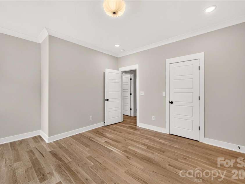 1524 E 35th Street, Charlotte, NC 28205.  MLS# CAR4434437, YatesRealty ID 56480. 