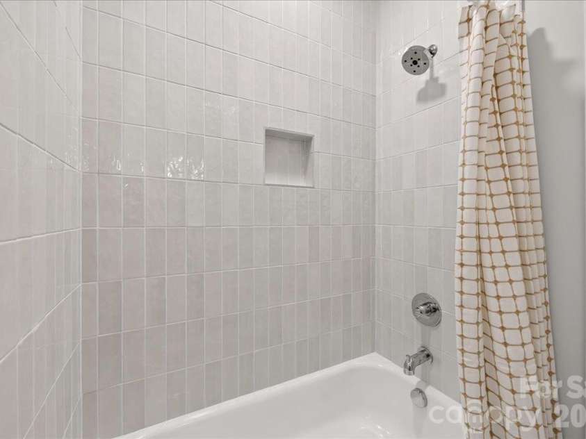 1524 E 35th Street, Charlotte, NC 28205.  MLS# CAR4434437, YatesRealty ID 56480. 