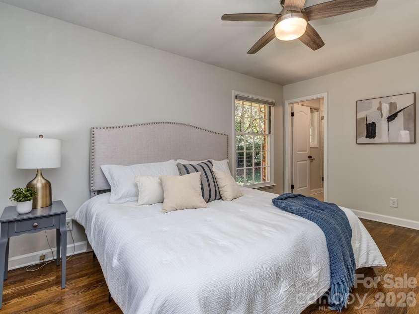 611 Reynolds Drive, Charlotte, NC 28209.  MLS# CAR4425763, YatesRealty ID 56481. 